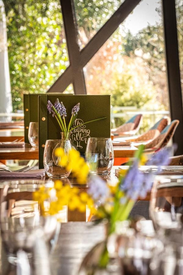 The Weeping Willow Bury St. Edmunds Екстер'єр фото